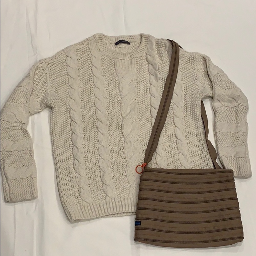 SET: Suzy Shier and Zip-It Bag